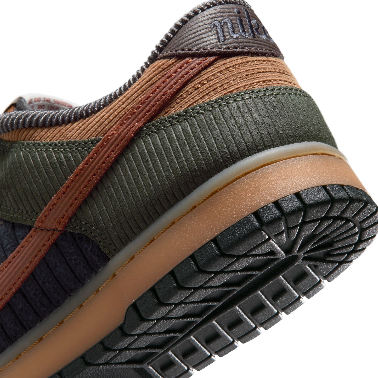 Nike "Dunk Low Retro PRM" Mens - LT British Tan / Cinnamon