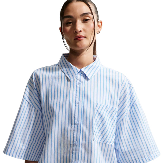 Nike "Sportswear Chill Poplin Top" W - Lt Photo Blue / Hydrogen Blue / Summit White