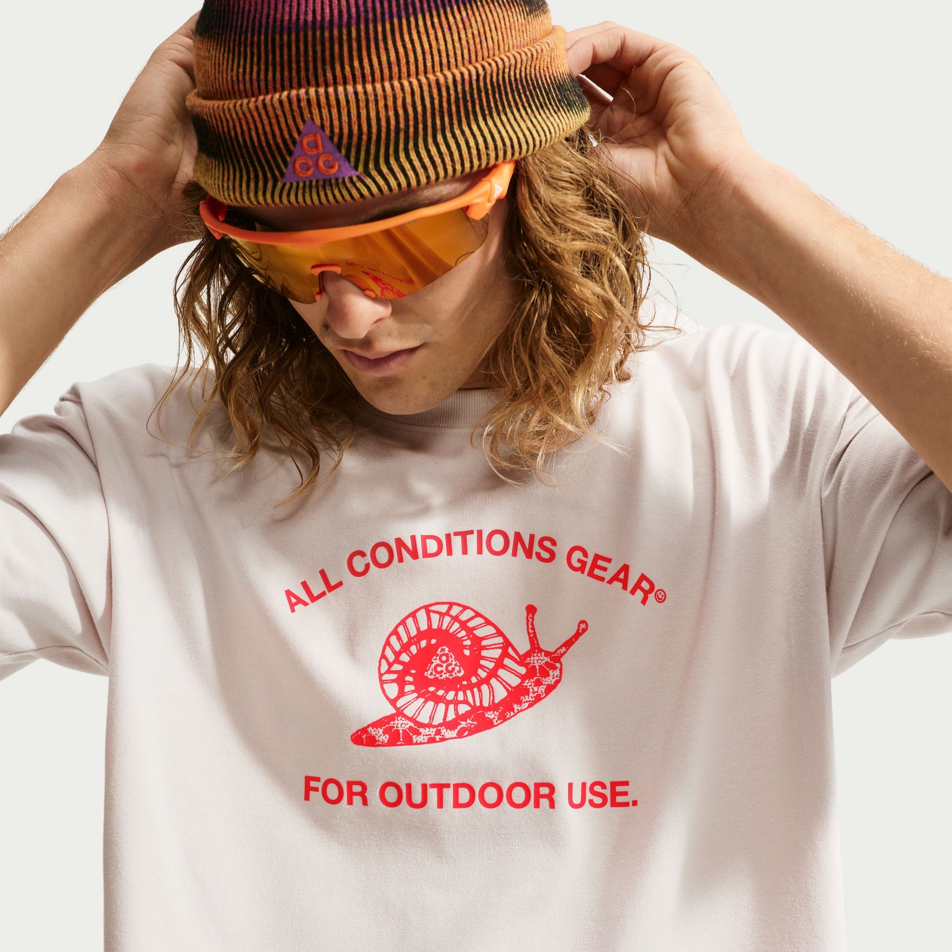 Nike Men's ACG Dri-FIT Snail Graphic T-Shirt, Small, Lt Orewood Brown