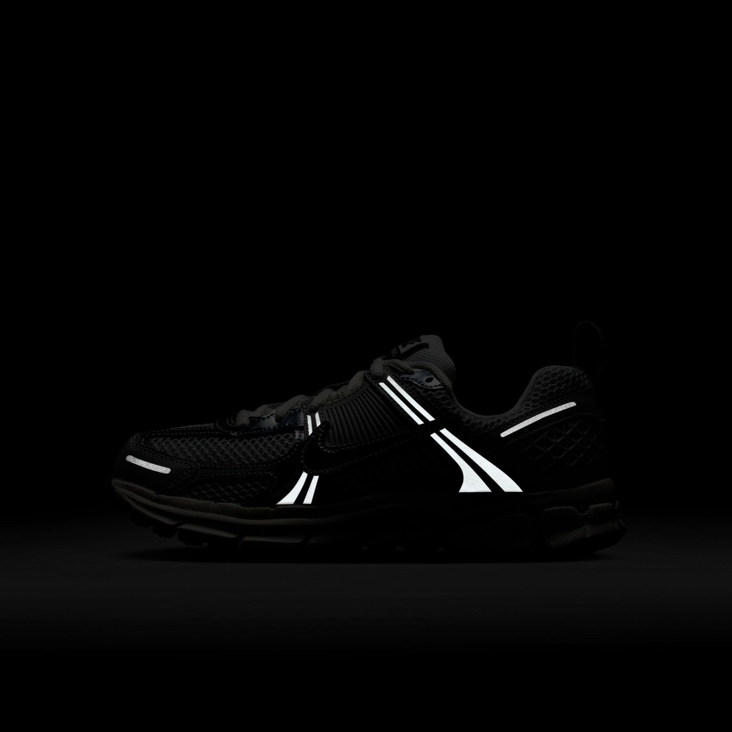 Nike "Vomero 5" Grade School - Photon Dust / Chrome Gridiron