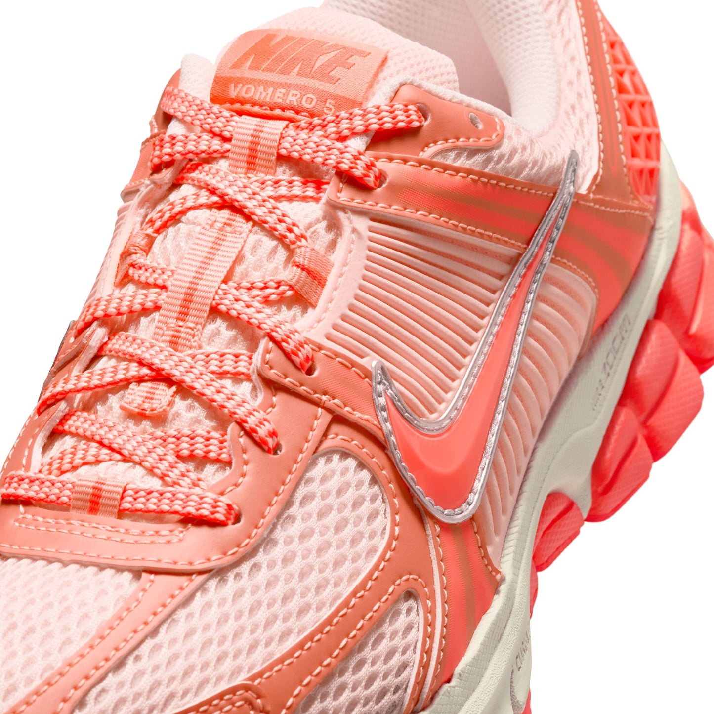 Nike "Zoom Vomero 5" Womens - Crimson Tint / Hot Lava