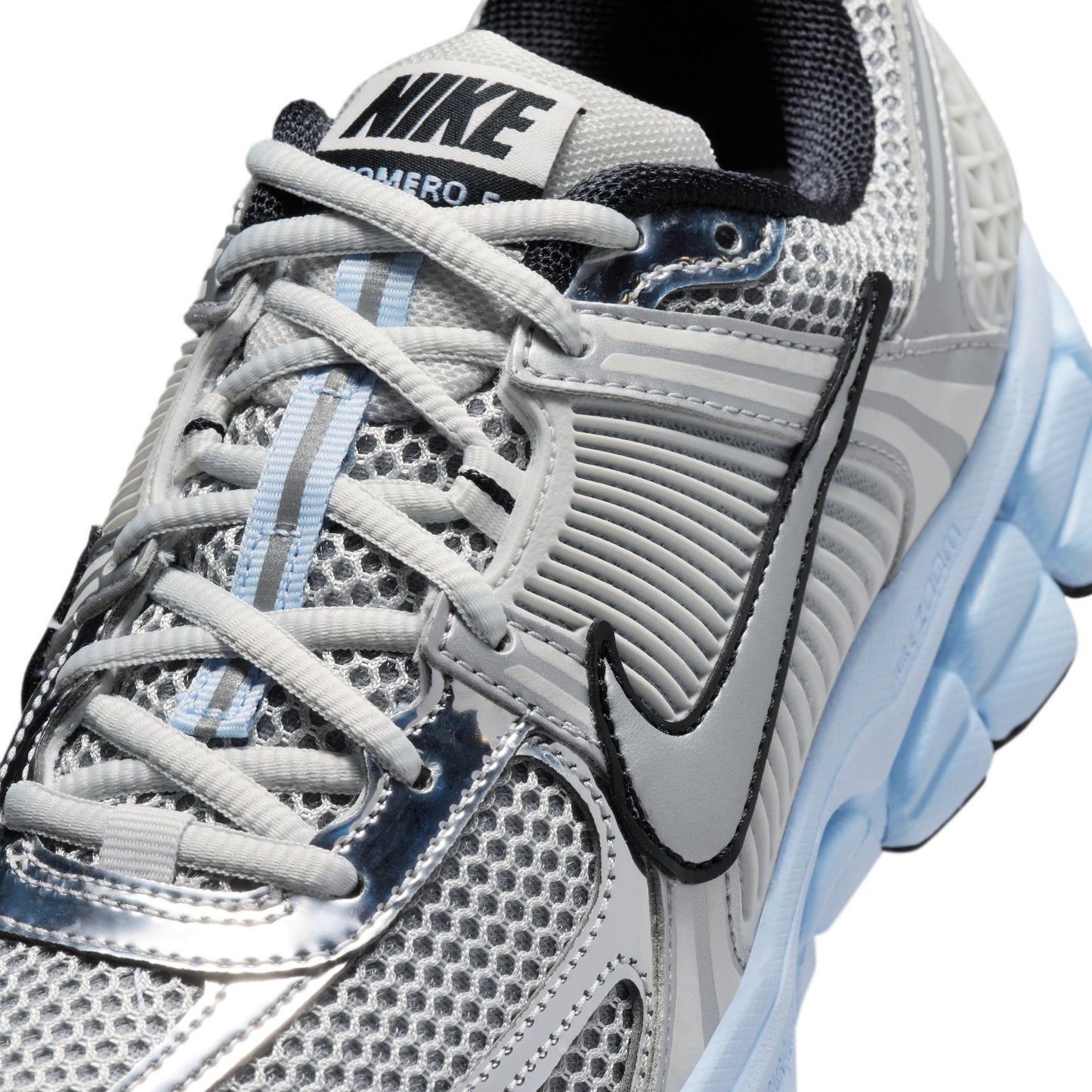 Nike "Zoom Vomero 5" Womens - Photon Dust / Metallic Silver