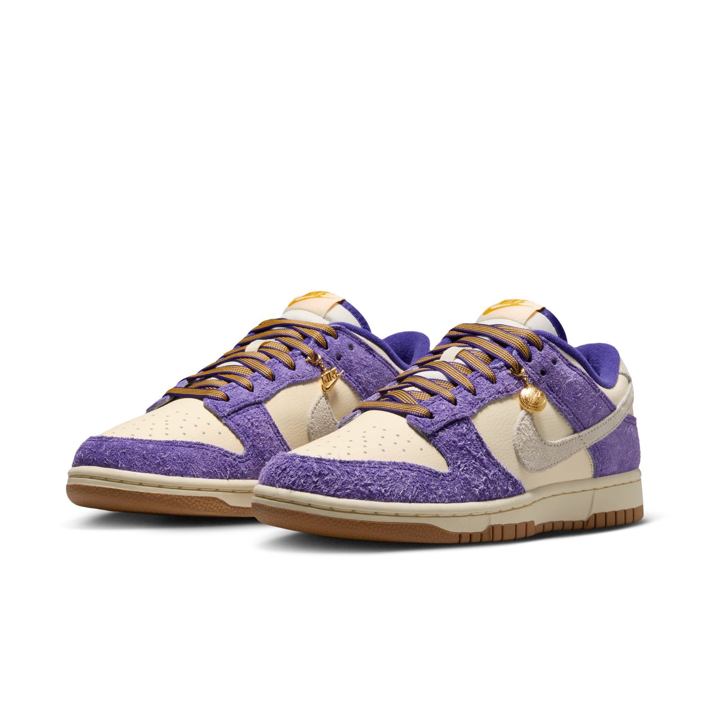 Nike "Dunk Low" Womens - Court Purple / Coconut Milk
