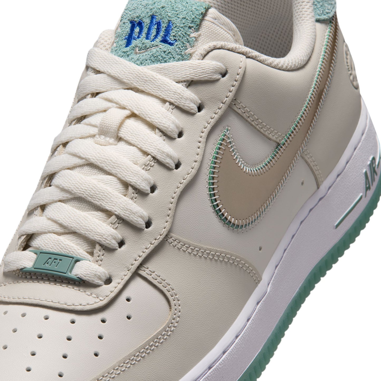 Nike "Air Force 1 '07" Mens - Lt Orewood Brown / Metallic Gold