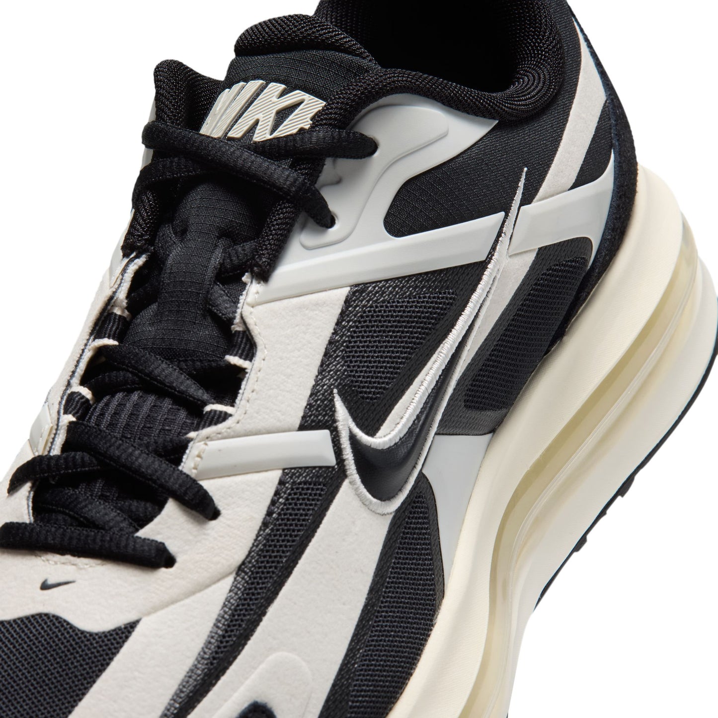 Nike "Air Max Metro" Mens - Pale Ivory / Black