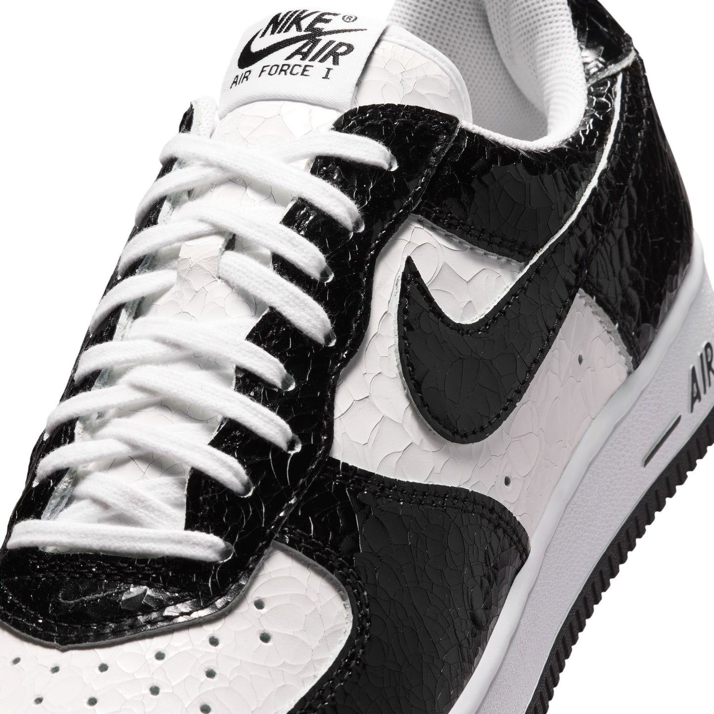 Nike "Air Force 1 Cracked Leather" Mens - Black / White