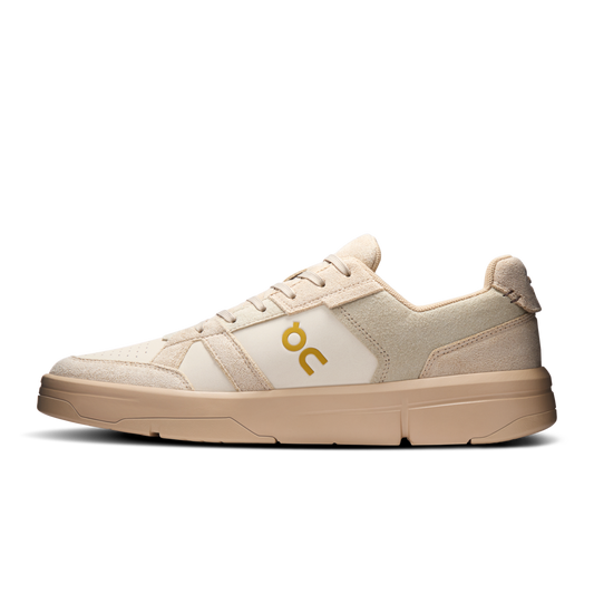 On "The Roger Clubhouse Ace" Mens - Sand / Sand