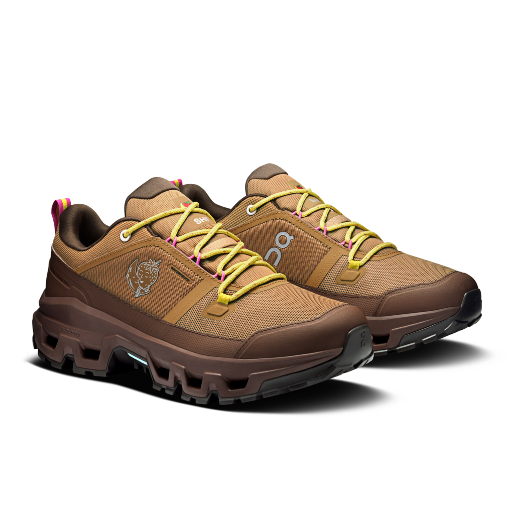 On "Cloudrock Low WP SHF" Mens - Sphninx / Chestnut