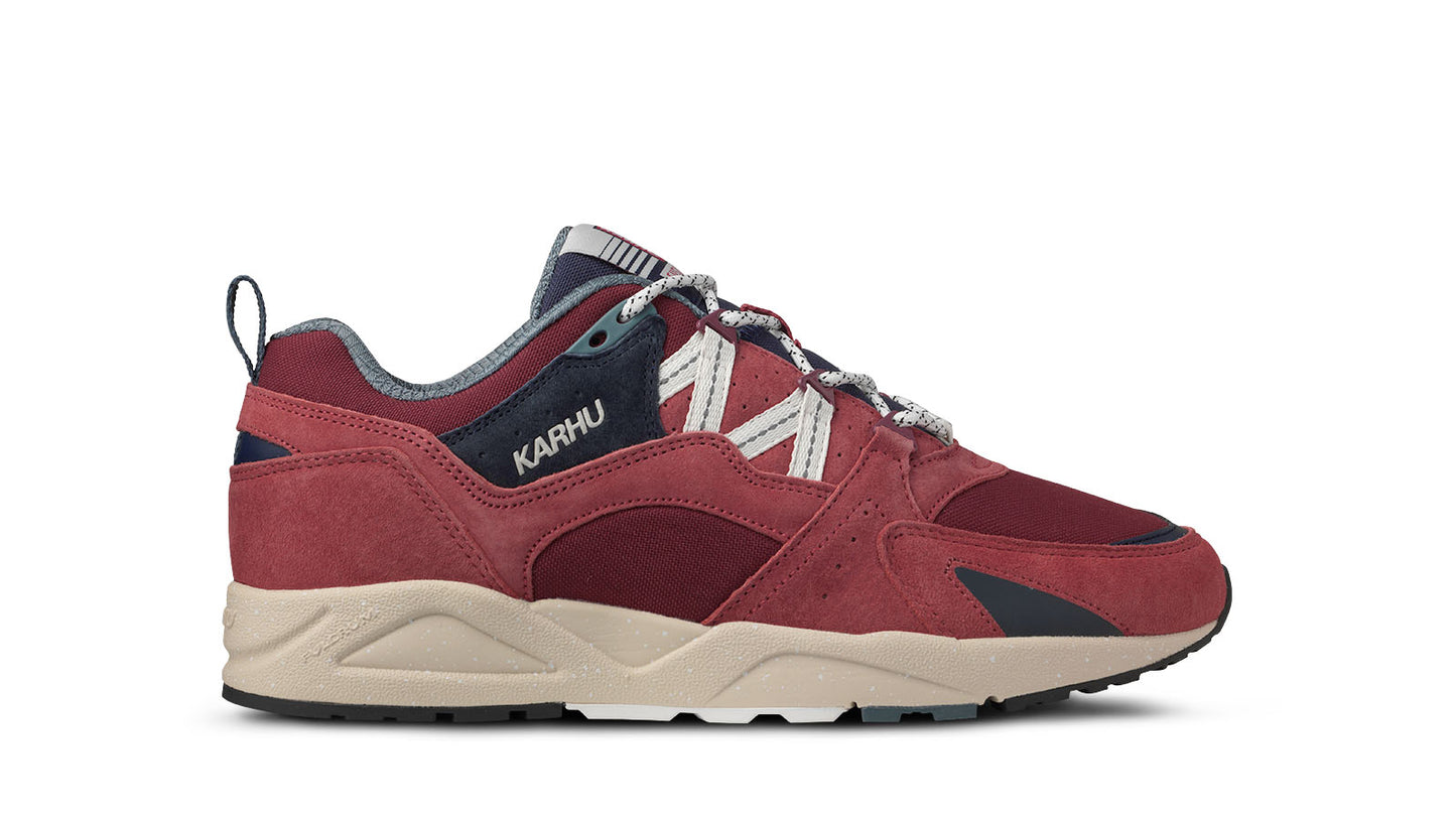 Karhu "Fusion 2.0" M - Mineral Red / Lily White