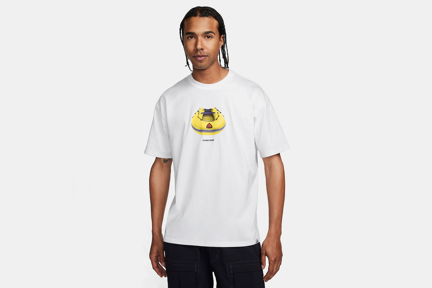 White and yellow nike online t shirt