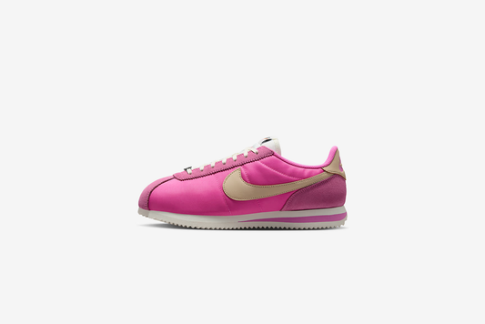 Nike "Cortez" W - Playful Pink / Sanddrift / Sail