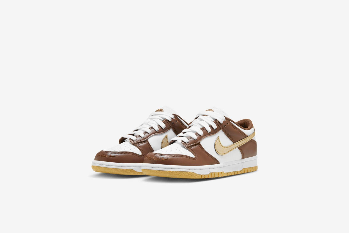 Nike "Dunk Low" GS - White / Metallic Gold / White