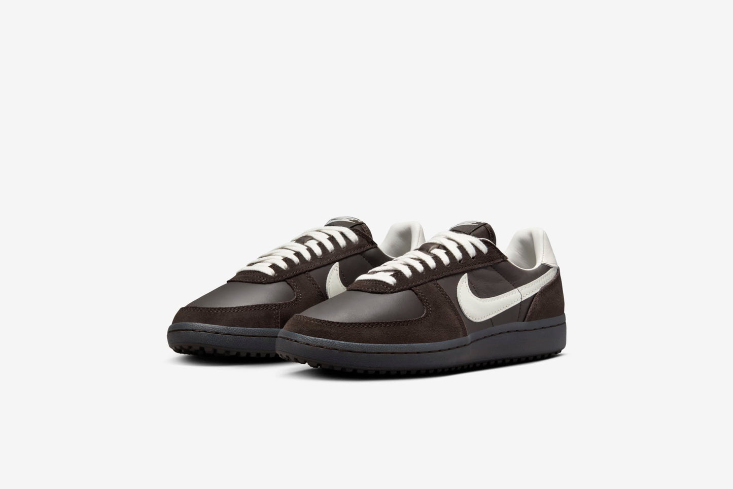 Nike "Field General '82 SP" W - Velvet Brown / Sail
