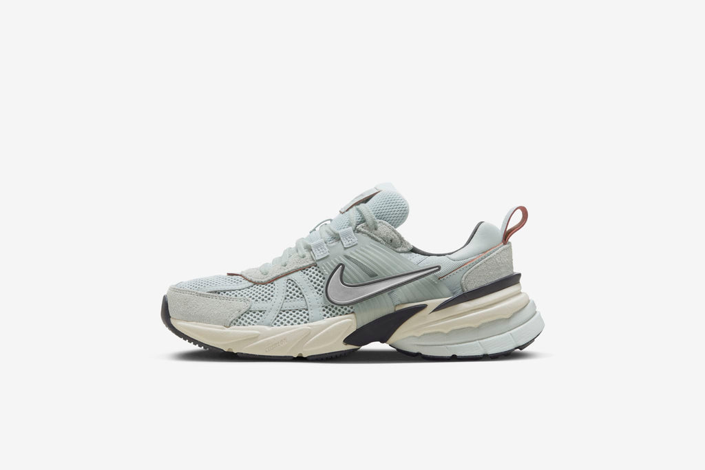 ◆正規品◆NIKE V2K RUN LIGHT PUMICE(W)◆関税/送料込◆人気◆ Nike-3_77b7c684-279b-42b8-95b8
