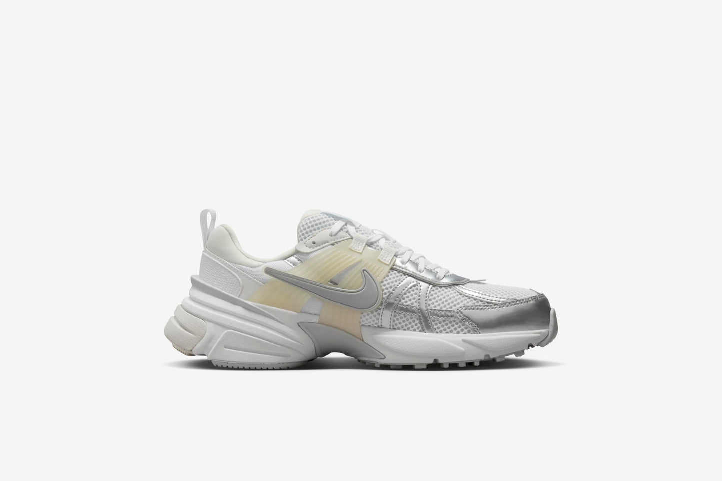 Nike "V2K Run" W - White/ Metallic Silver / Platinum Tint