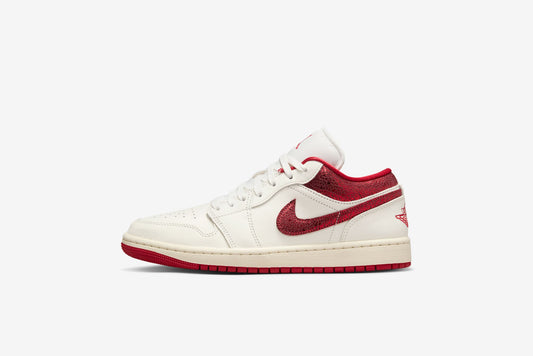 Air Jordan "1 Low SE" W - Varsity Red / Sail