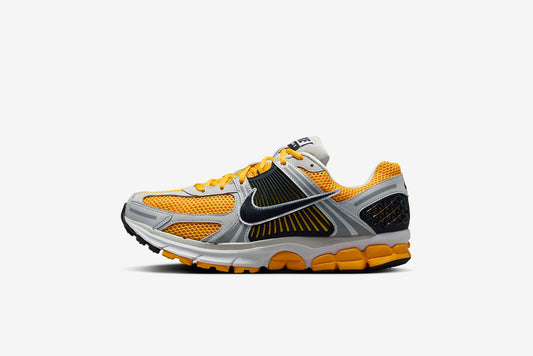 Nike "Vomero 5 MS"  M - Photon Dust / University Gold / Black