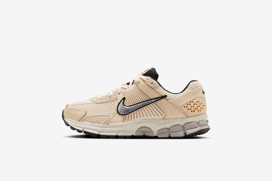 Nike "Vomero 5" W - Pearl White / Chrome / Light Bone