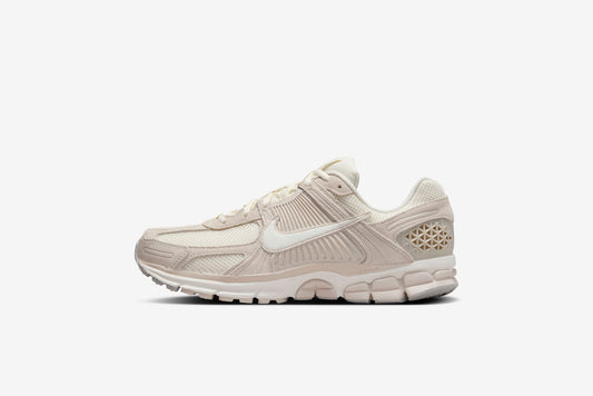 Nike "Zoom Vomero 5"  M - Light Orewood Brown / Light Orewood Brown