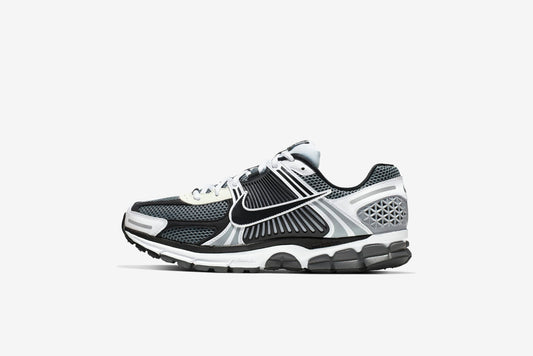 Nike "Vomero 5 SE SP"  M - Dark Grey / Black / White