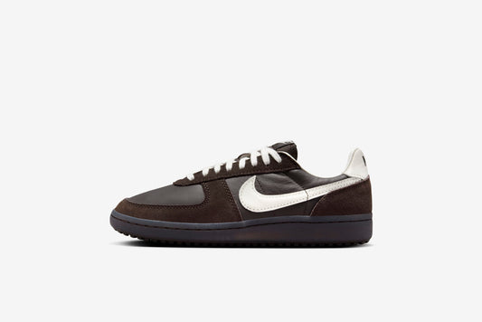 Nike "Field General '82 SP" W - Velvet Brown / Sail