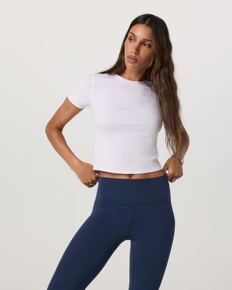 Vuori "Pose Fitted Tee" Womens - White