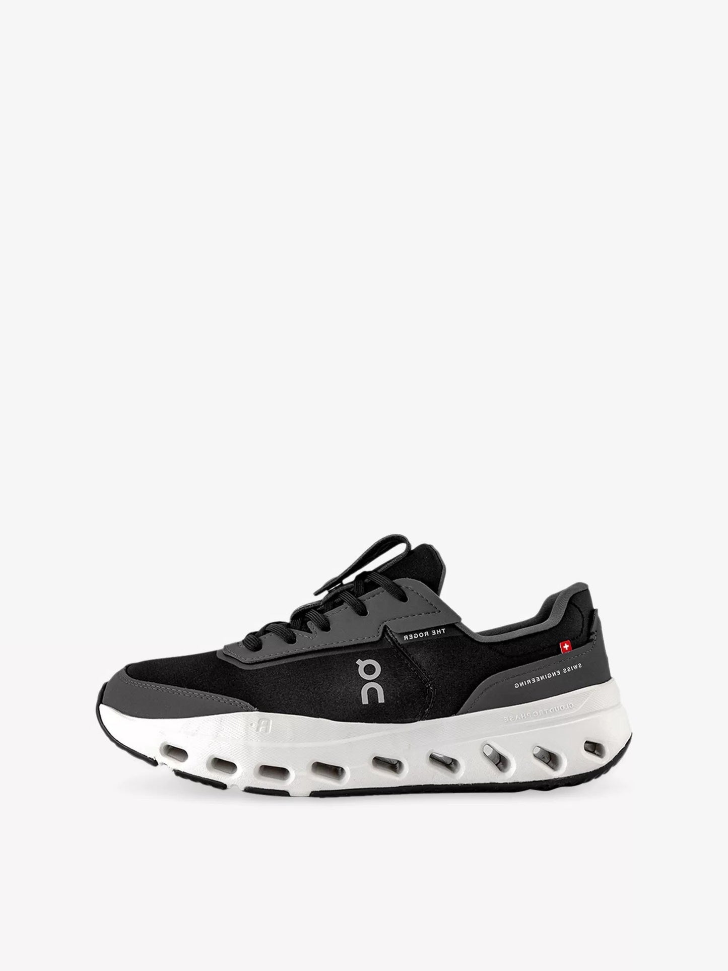 On "The Roger Wildcard" Mens - Black / White