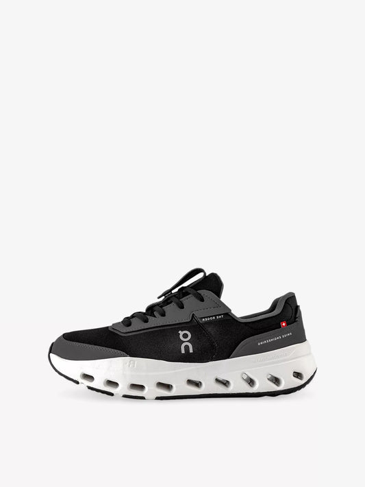 On "The Roger Wildcard" Mens - Black / White