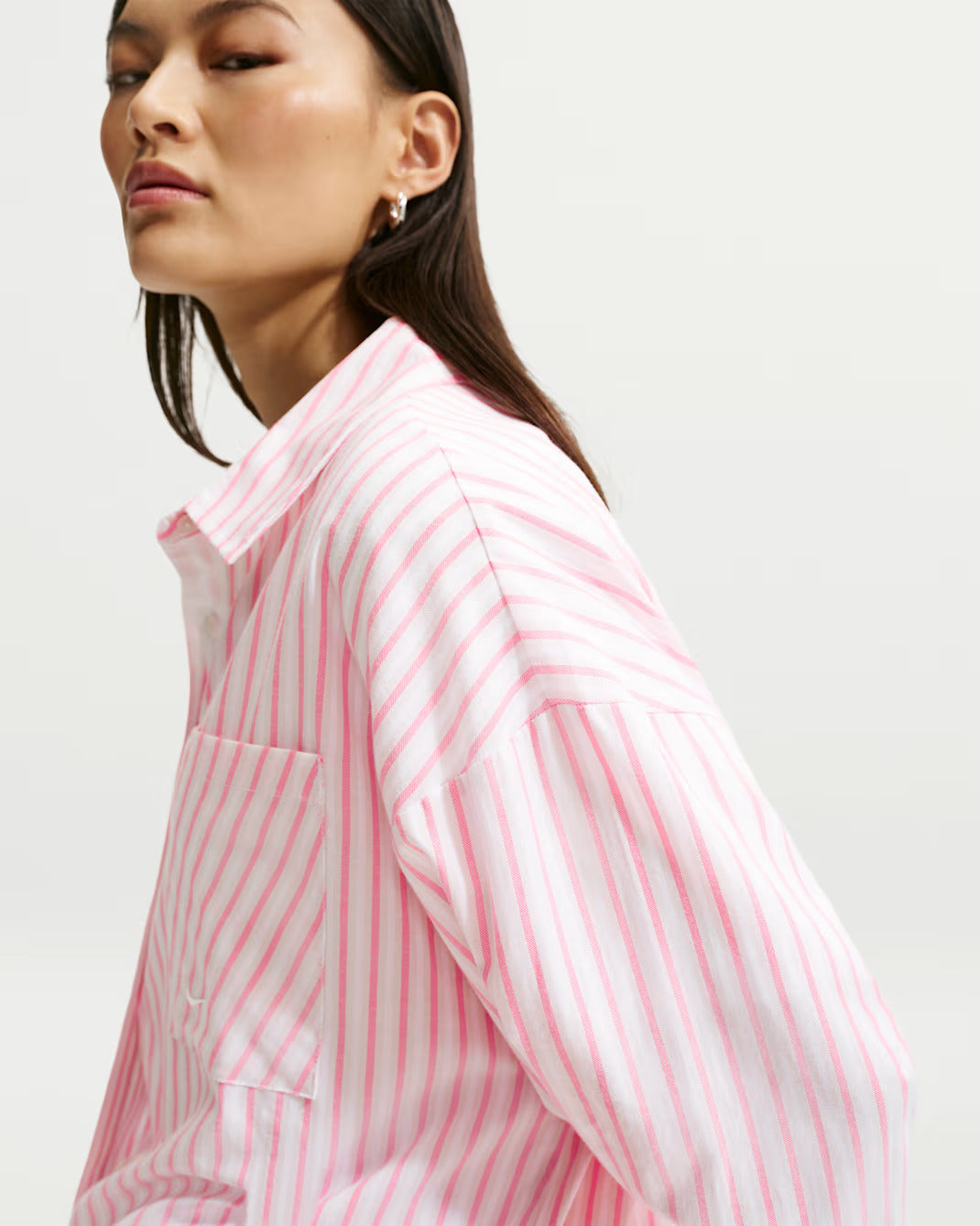 Nike "Sportswear Chill Poplin Top" W - Sea Coral / Light Bone / Summit White