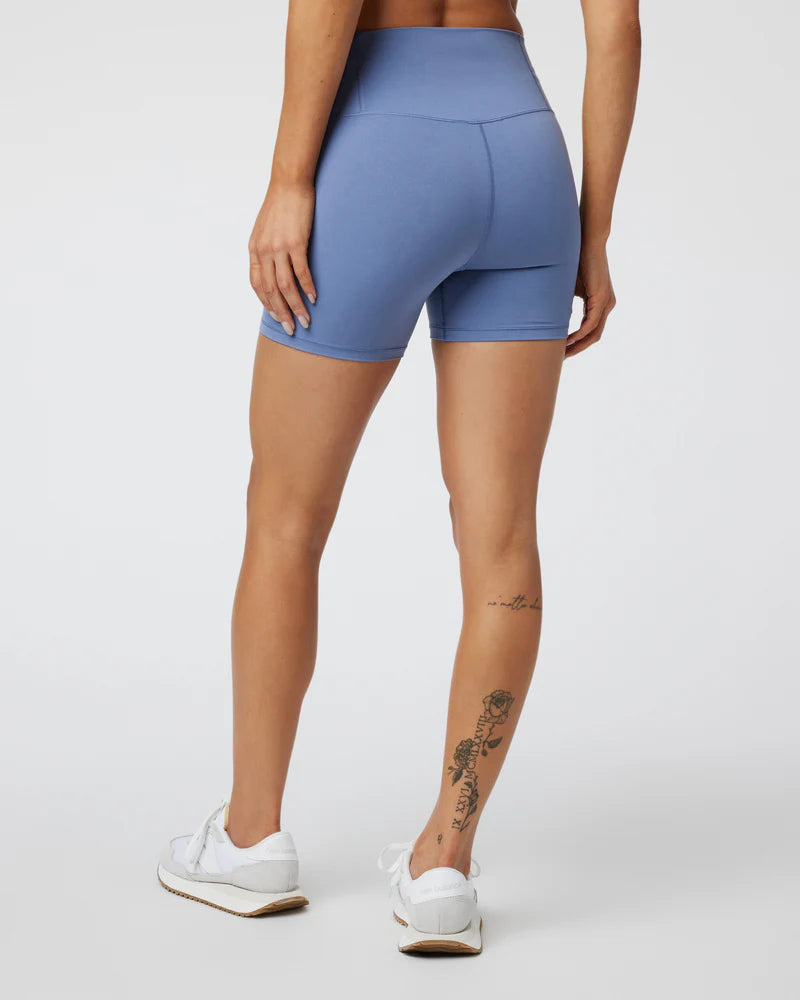 Vuori "All The Feels Short" W - Blue Quartz