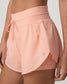 Vuori "Daily Speed Short 2.5" Womens - Light Peach