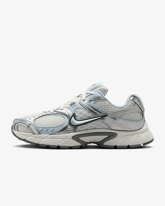 Nike "V5 RNR" W - Summit White / Smoke Grey