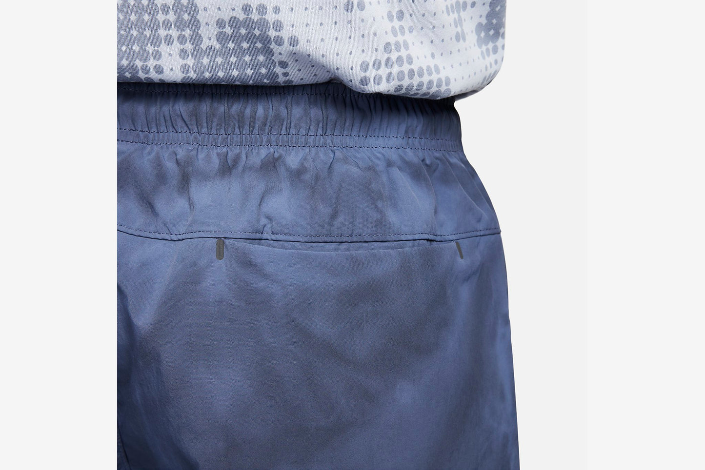 Nike "Sportswear Tech Pack Woven Shorts" M - Diffused Blue/Gridiron