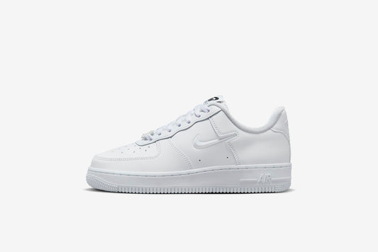 Nike "Air Force 1 '07 SE" W - White / Multicolor / Black