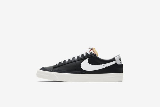 Nike "Blazer Low '77 VNTG" M - Black / White Sail