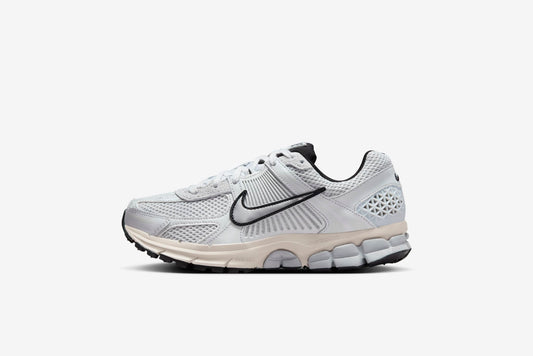 Nike "Vomero 5" W - Pure Platinum / Chrome