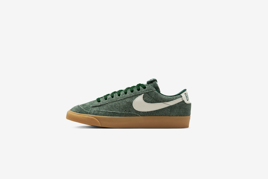 Nike "Blazer Low Book Chevy QS" M - Team Dark Green / Sail / Gum Yellow