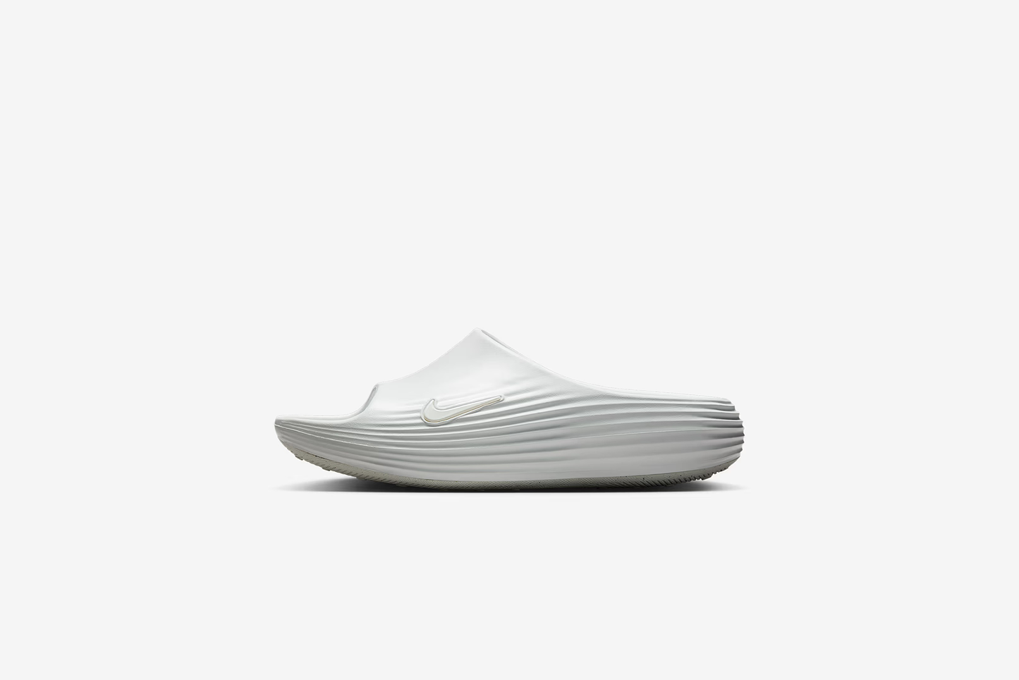 Nike "ReactX Rejuven8 Slide" M - White