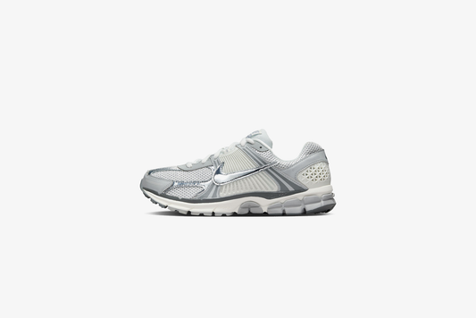Nike "Zoom Vomero 5"  M - Summit White / Metallic Silver