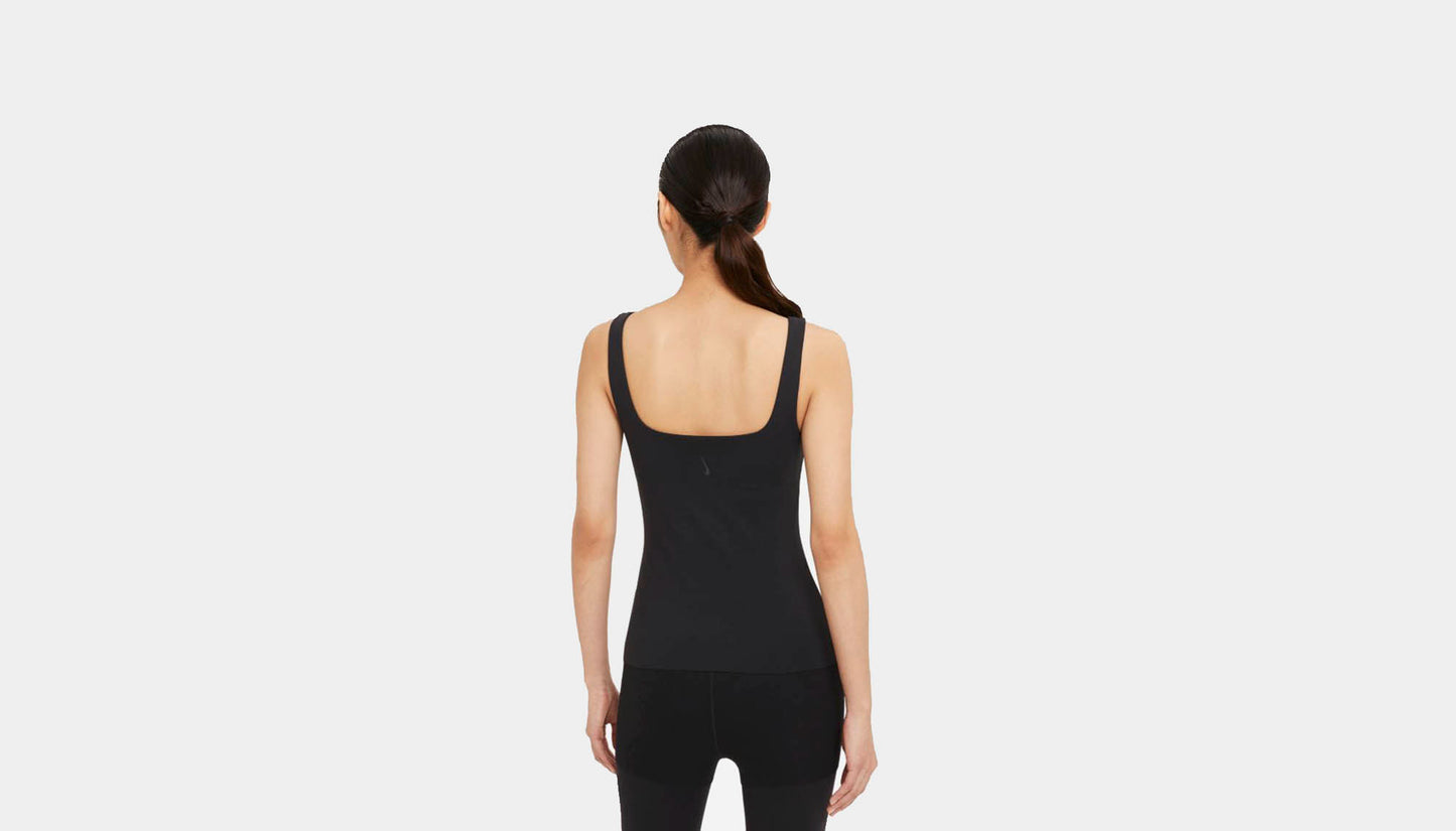 Nike "Yoga Luxe Shelf-Bra Tank" W - Black