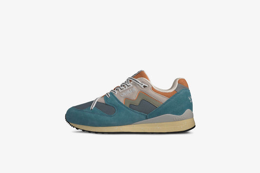 Karhu "Synchron Classic" M -  Reef Waters / Abbey Stone