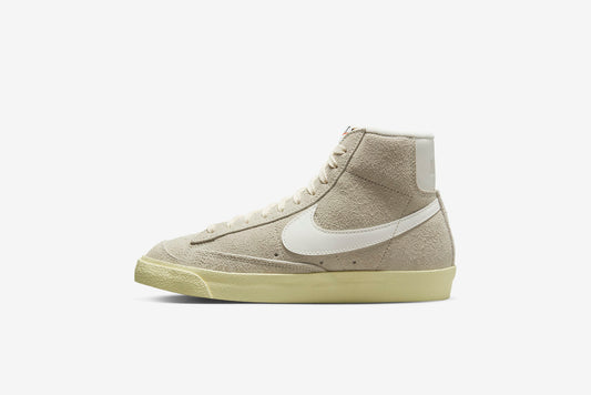 Nike "Blazer Mid '77" W - Light Bone / Sail / Alabaster