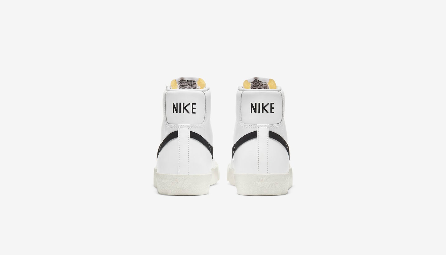Nike "Blazer Mid '77" M - White / Black
